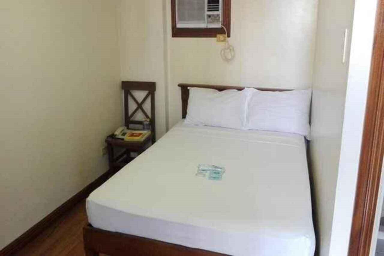 Hotel Isabelle Royale Makati Makati City Exterior foto